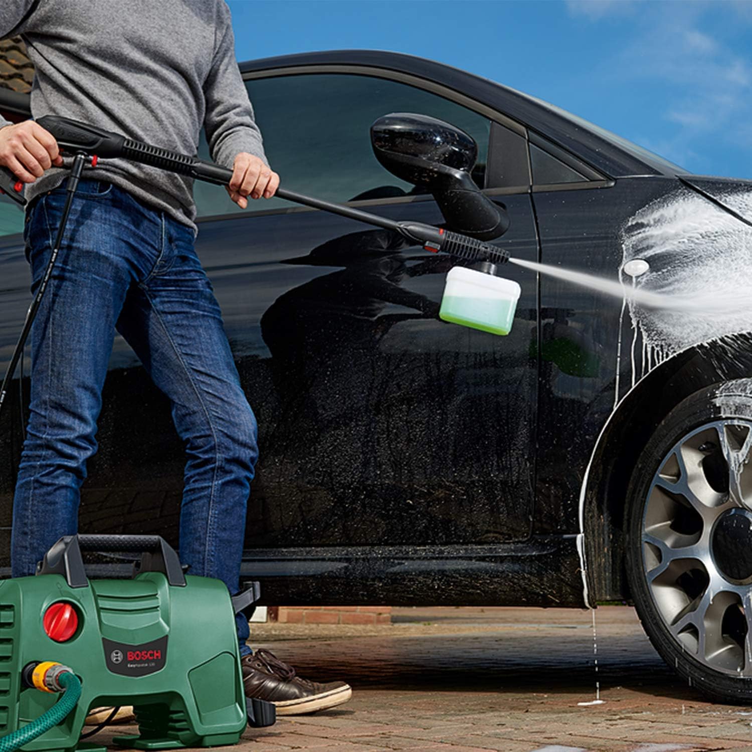 Bosch EasyAquatak 120 Pressure Washer 1500W – 120 Bar, 350 l/h, Home & Car Kit Included