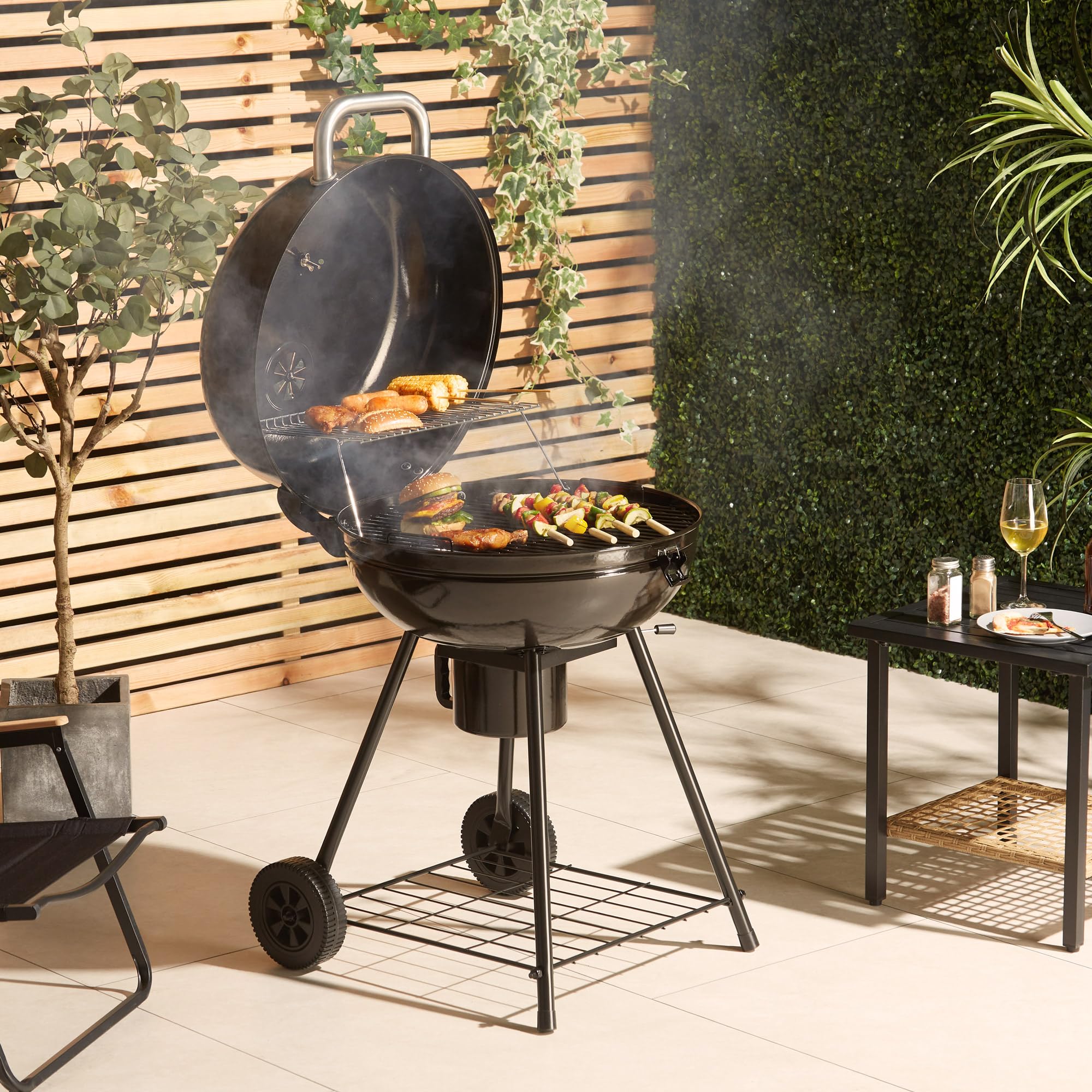 VonHaus Charcoal BBQ 22.5" – Portable Kettle Barbecue with Warming Rack, Temperature Gauge, Storage Shelf, Wheels, Lockable Lid, Removable Ash Cup, Large Cooking Grill – Grill Meat, Fish & Vegetables